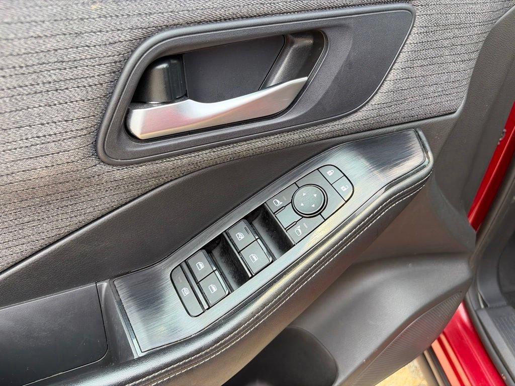 Used 2023 Nissan Rogue SV AWD/4WD image 11