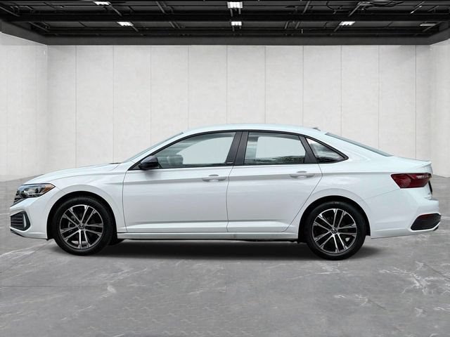 Used 2024 Volkswagen Jetta Sport FWD image 2