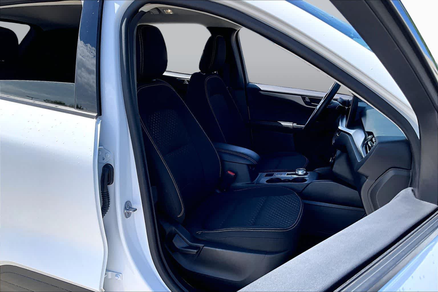 Used 2023 Ford Escape Active w/ Tech Pack #1 FWD image 8
