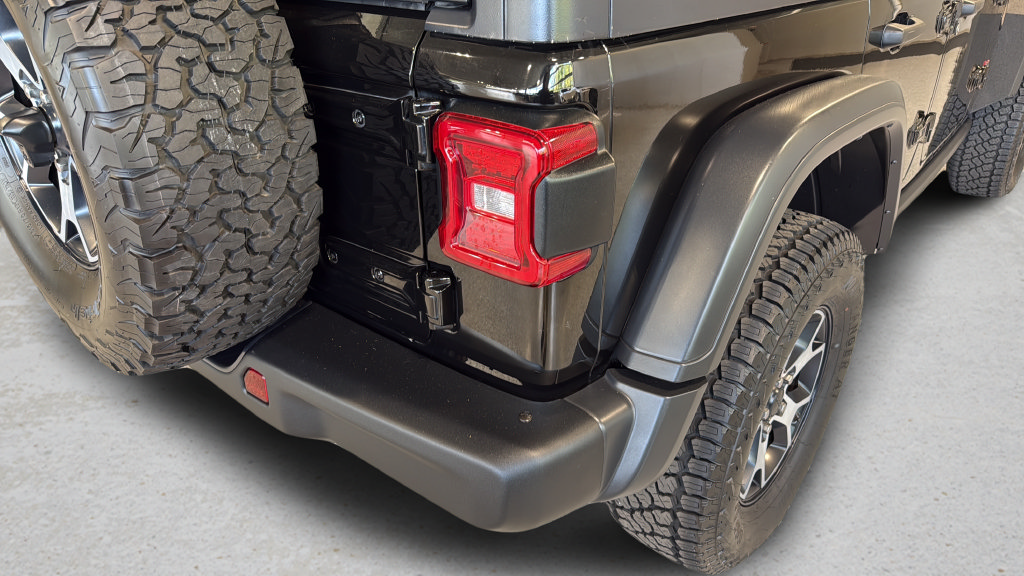 Used 2019 Jeep Wrangler Unlimited Rubicon w/ Steel Bumper Group AWD/4WD image 12