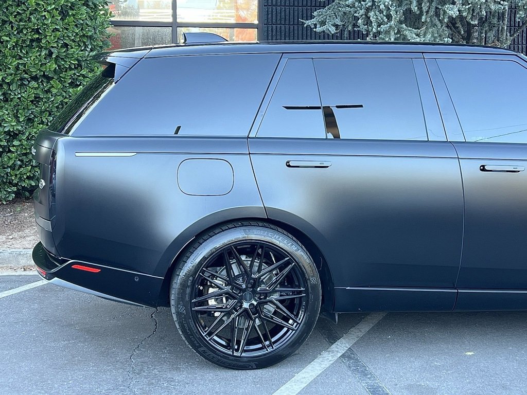 Used 2023 Land Rover Range Rover SE image 20