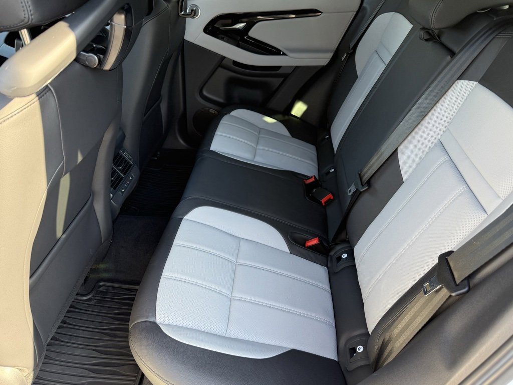 Certified 2026 Land Rover Range Rover Evoque Dynamic SE image 33