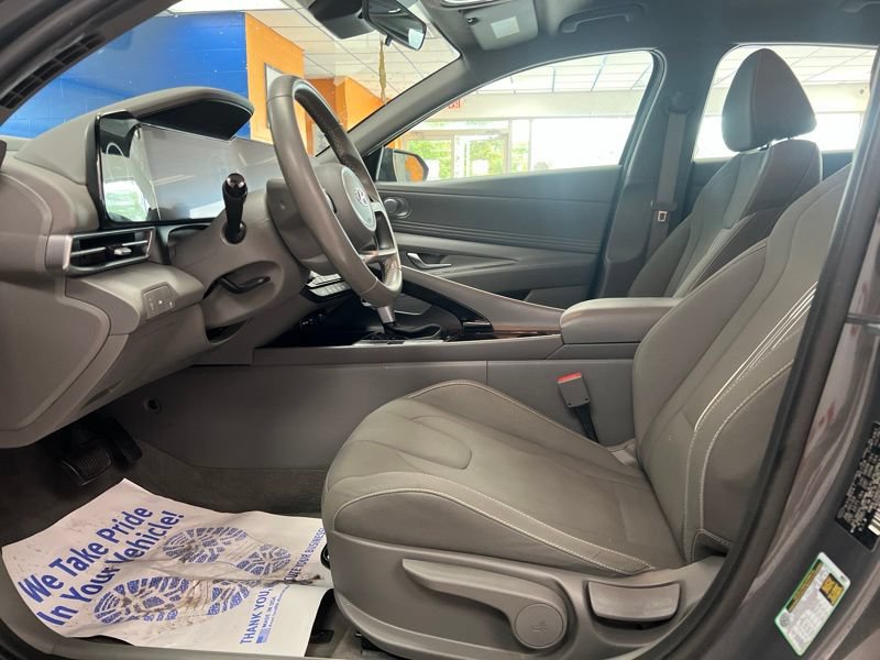 Used 2023 Hyundai Elantra SEL w/ Convenience Package FWD image 17