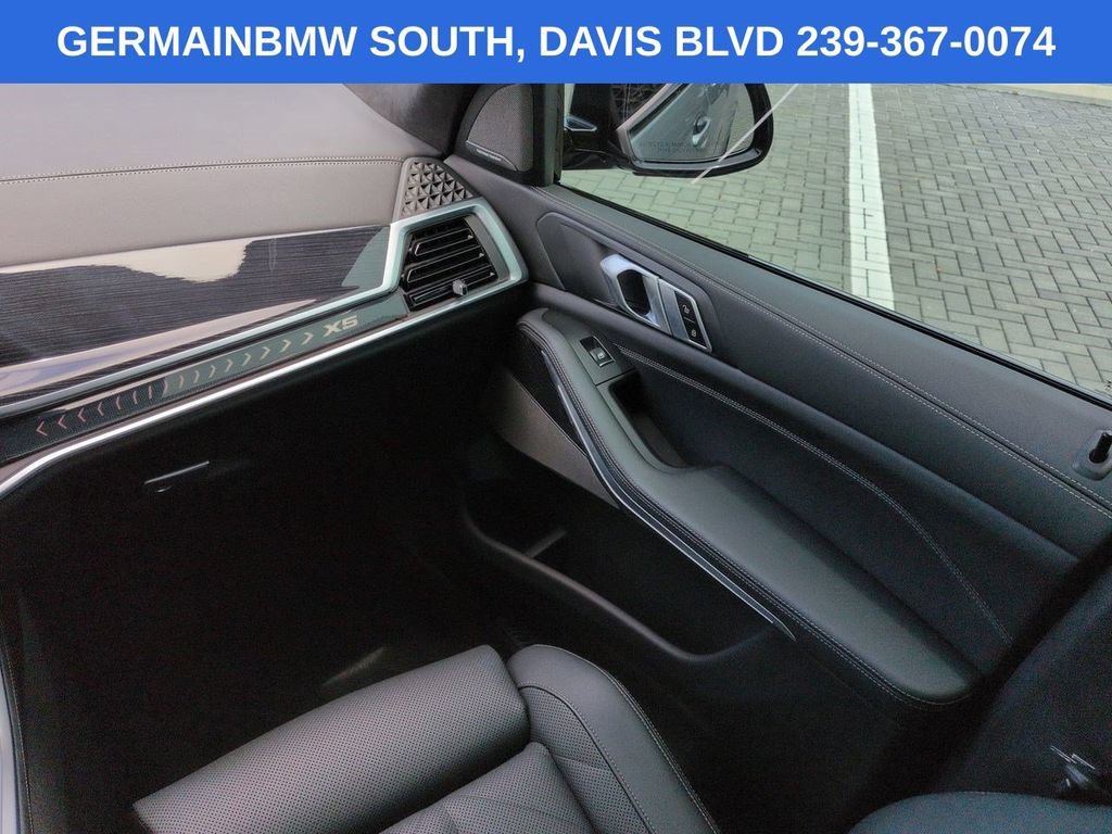 Used 2025 BMW X5 xDrive40i w/ M Sport Package AWD/4WD image 19