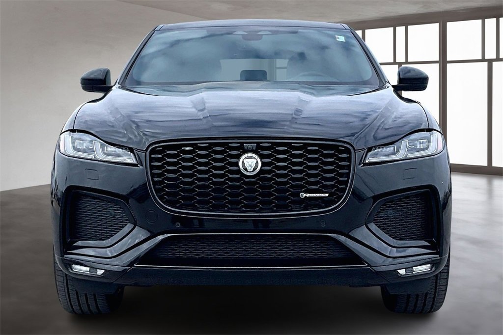 Certified 2025 Jaguar F-PACE R-Dynamic S image 3