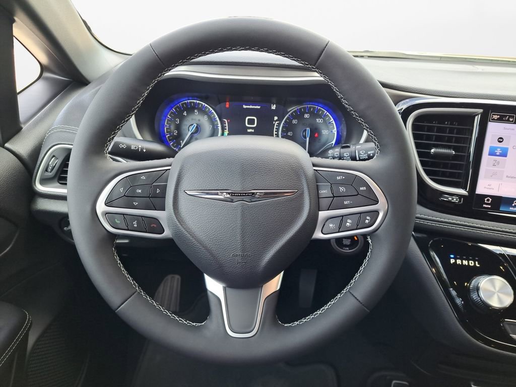 New 2026 Chrysler Pacifica Select FWD image 21