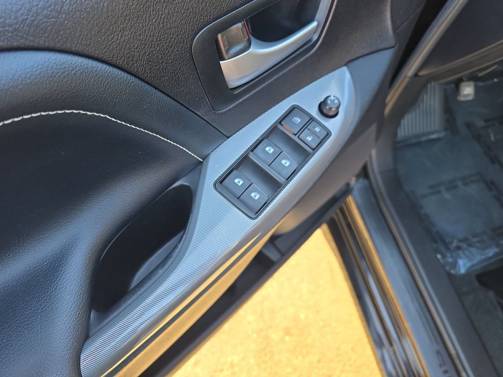 Used 2016 Toyota Sienna SE Premium FWD image 11