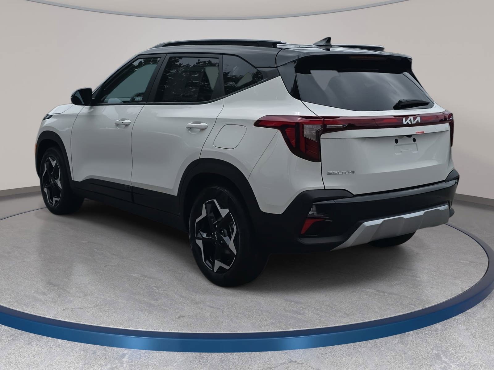 New 2026 Kia Seltos S FWD image 7