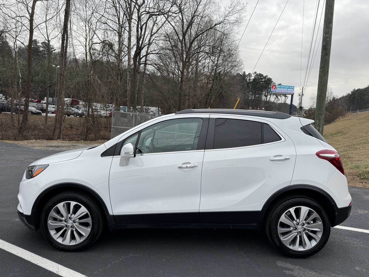 Used 2018 Buick Encore Preferred image 4