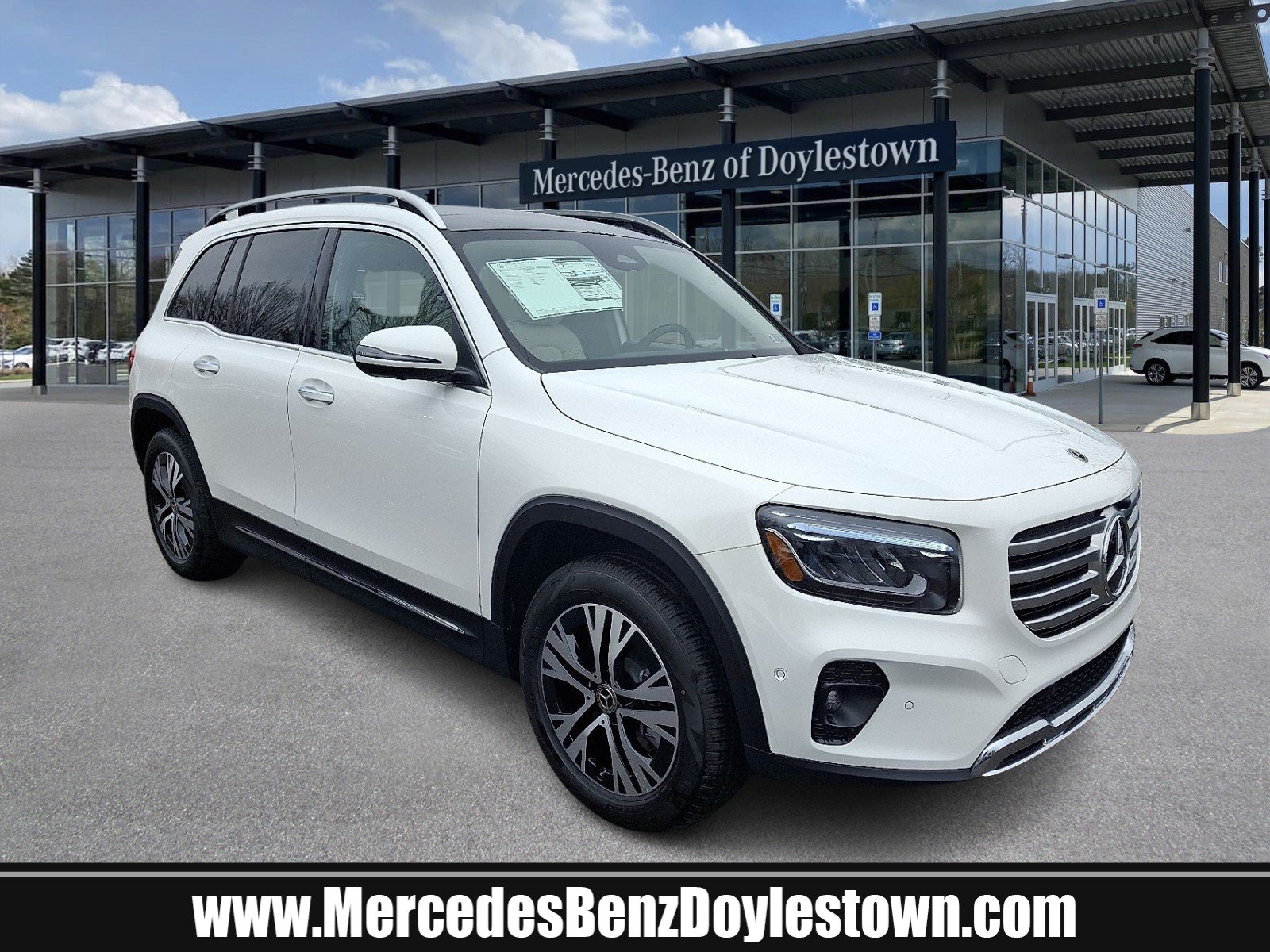 New 2026 Mercedes-Benz GLB 250 4MATIC image 1