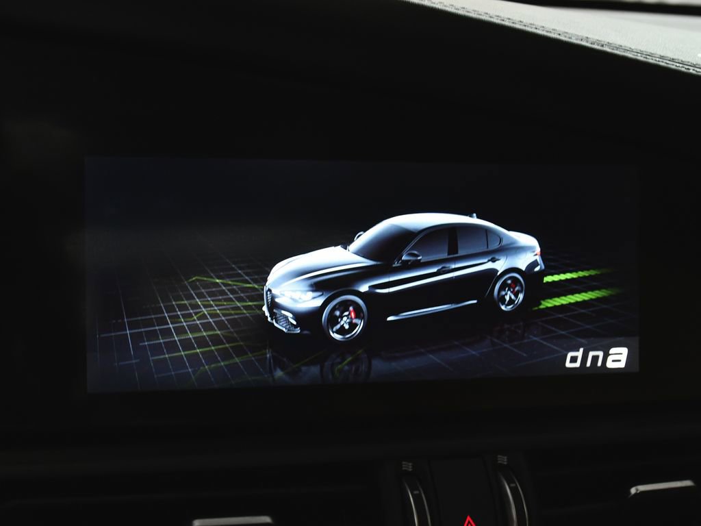 Used 2024 Alfa Romeo Giulia Ti AWD/4WD image 38