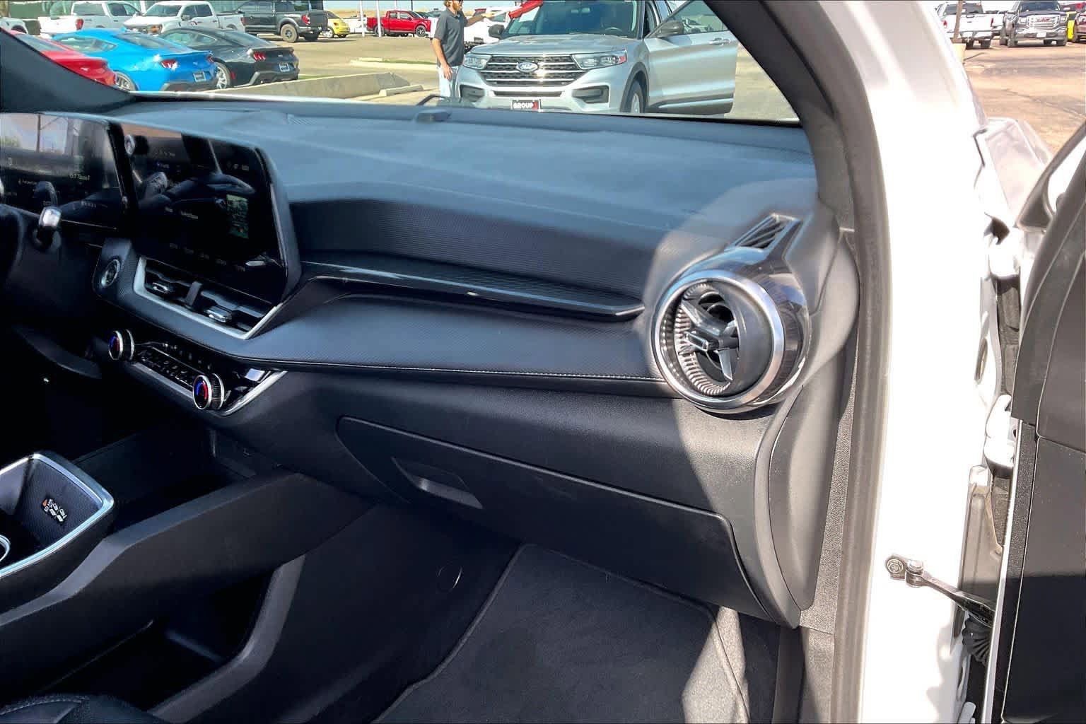 Used 2025 Chevrolet Equinox LT w/ Convenience Package II FWD image 17