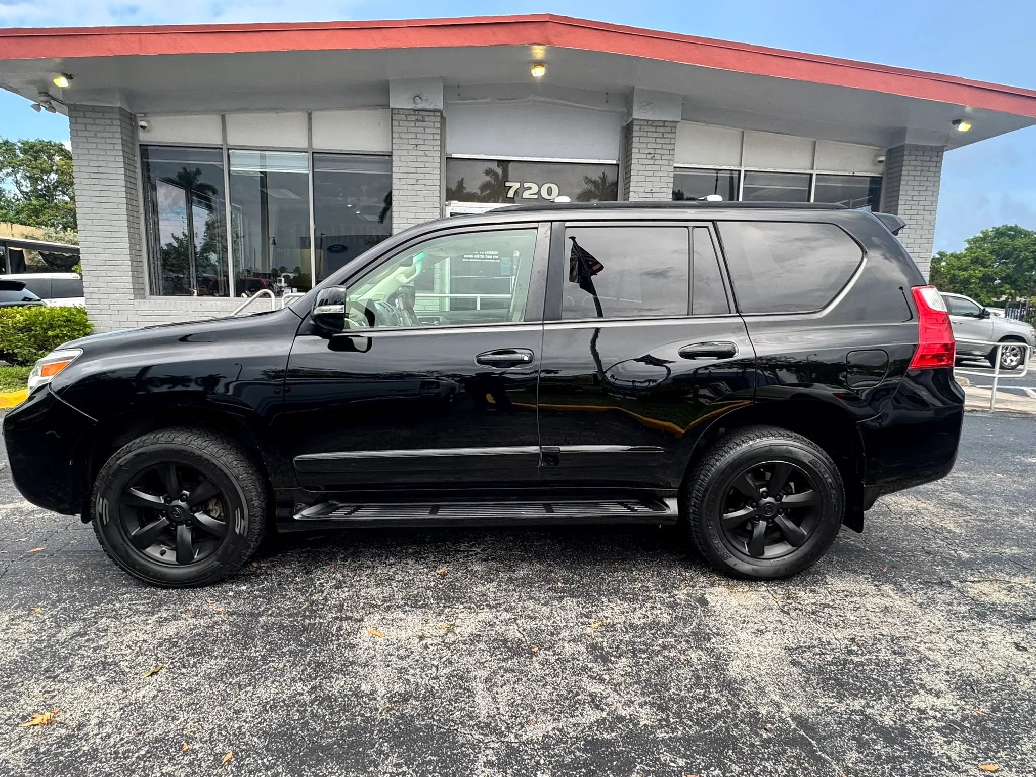 Used 2013 Lexus GX 460 w/ Comfort Plus Pkg AWD/4WD image 10