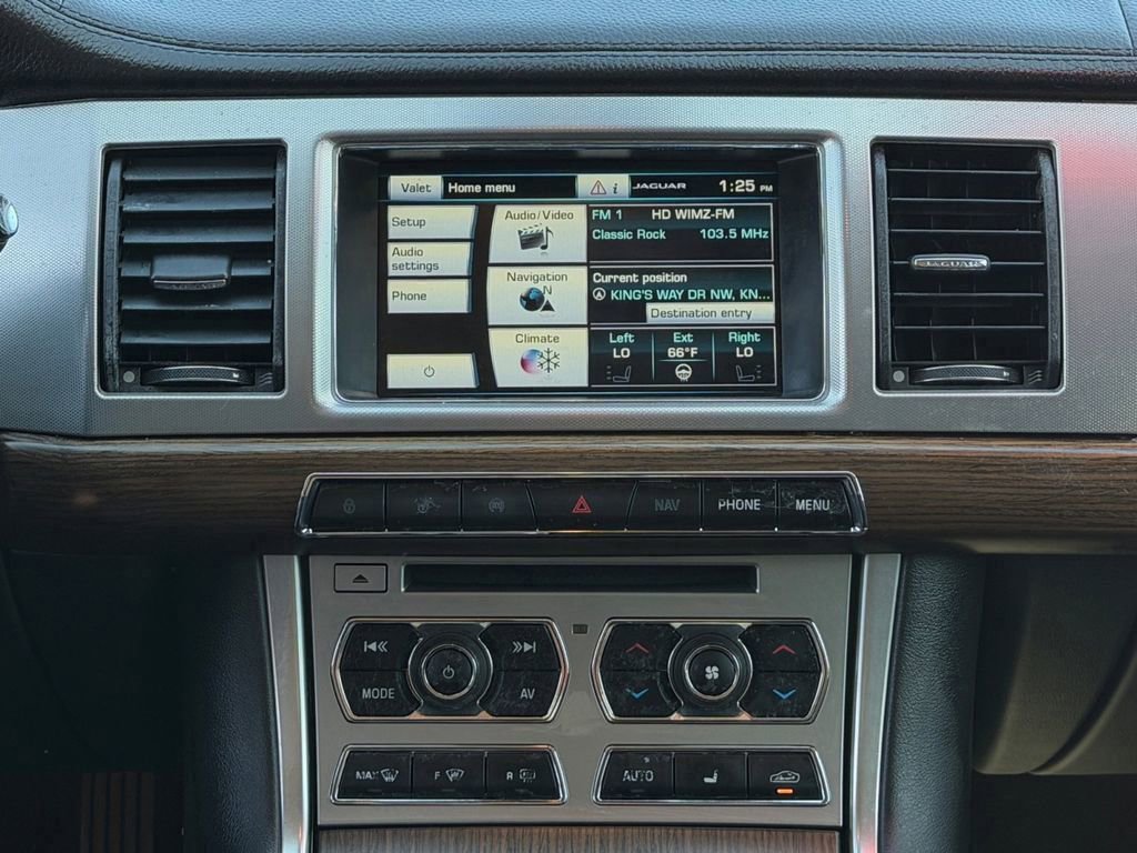 Used 2014 Jaguar XF 3.0 image 14