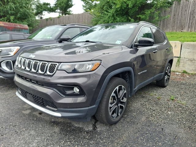Certified 2023 Jeep Compass Limited w/ Sun and Sound Group AWD/4WD image 3