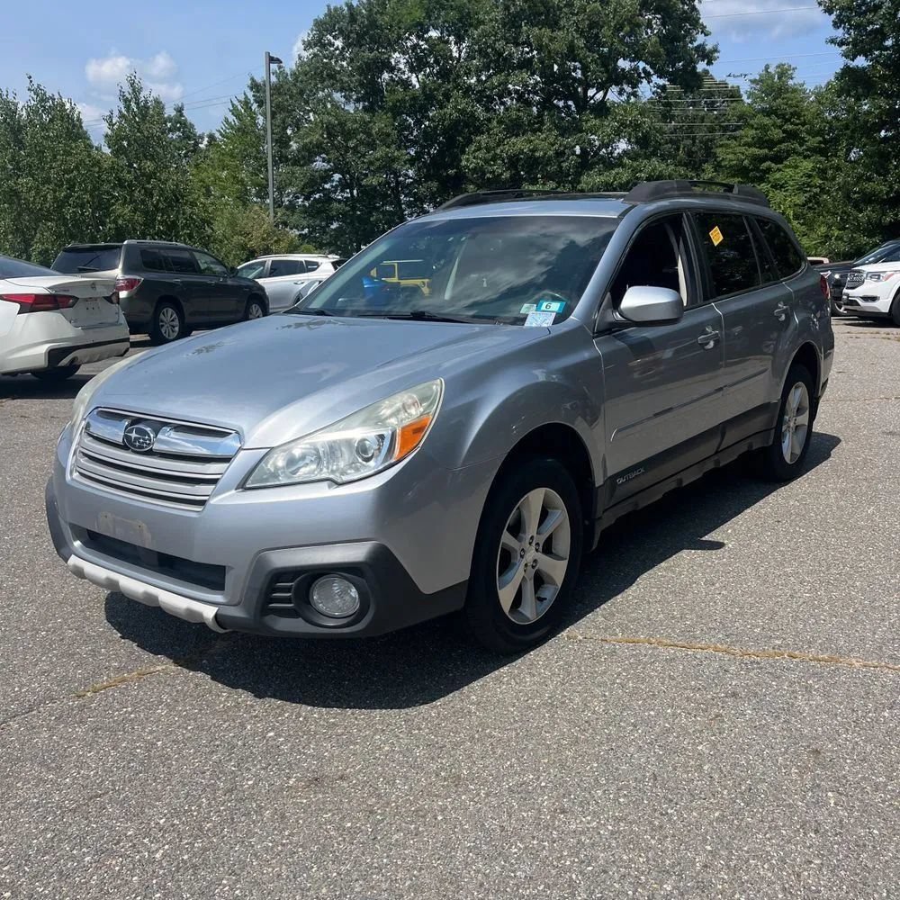 Used 2013 Subaru Outback 2.5i Limited w/ Moonroof Pkg