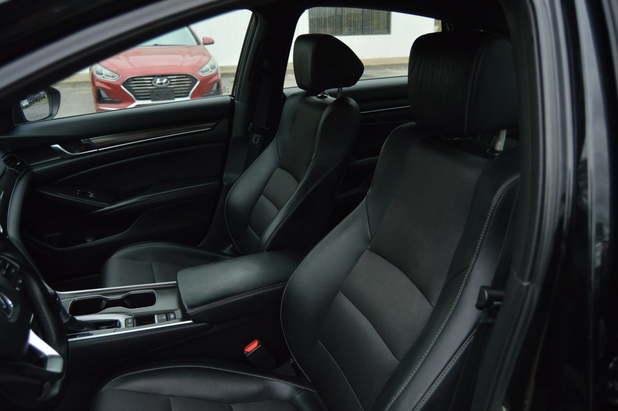 Used 2018 Honda Accord Sport image 10