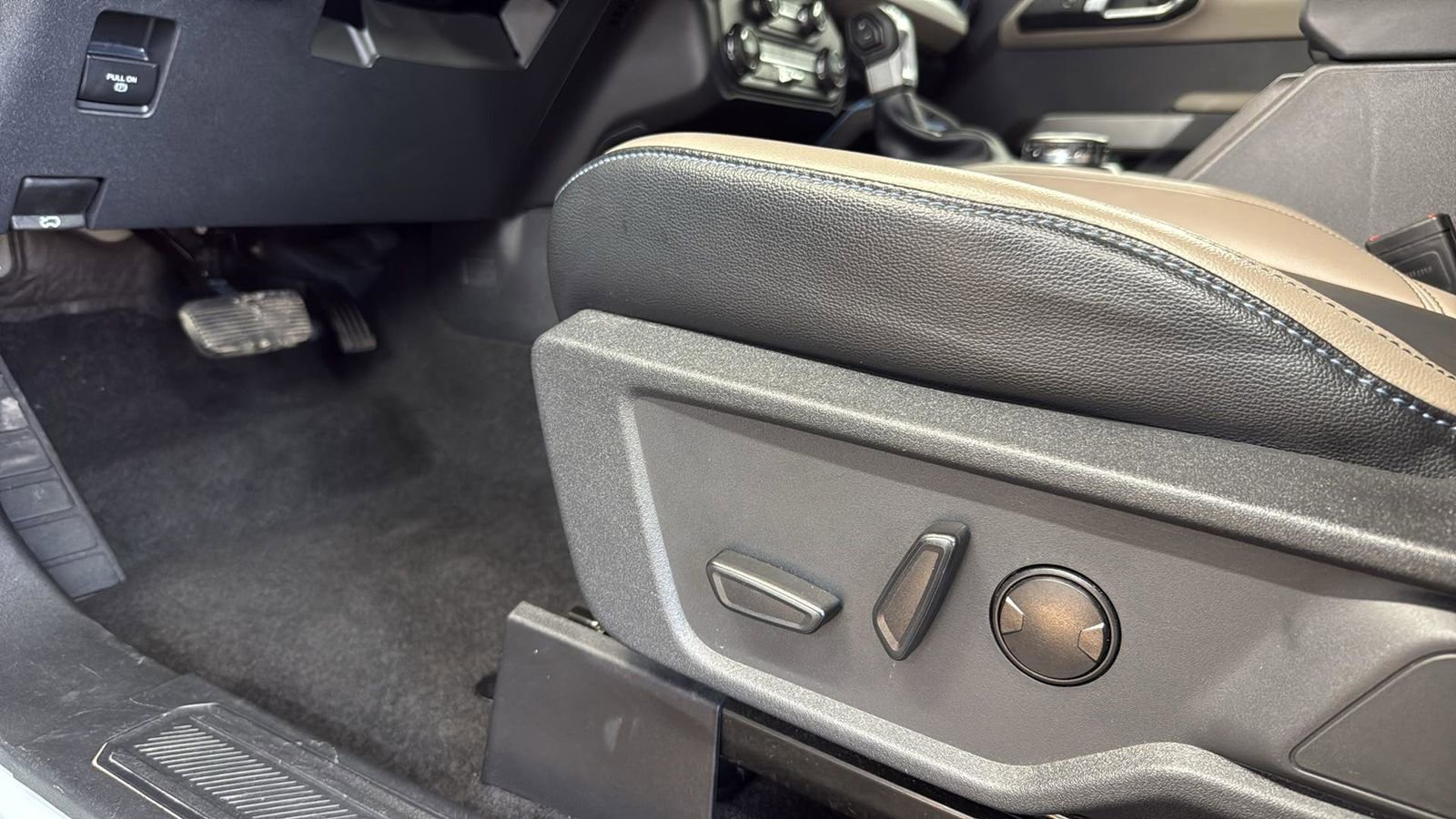 Certified 2023 Ford Bronco Wildtrak image 11