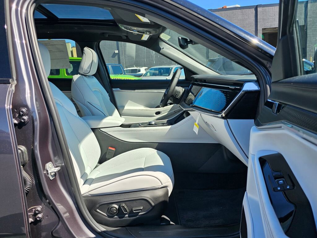 New 2025 Jeep Wagoneer S Limited image 11