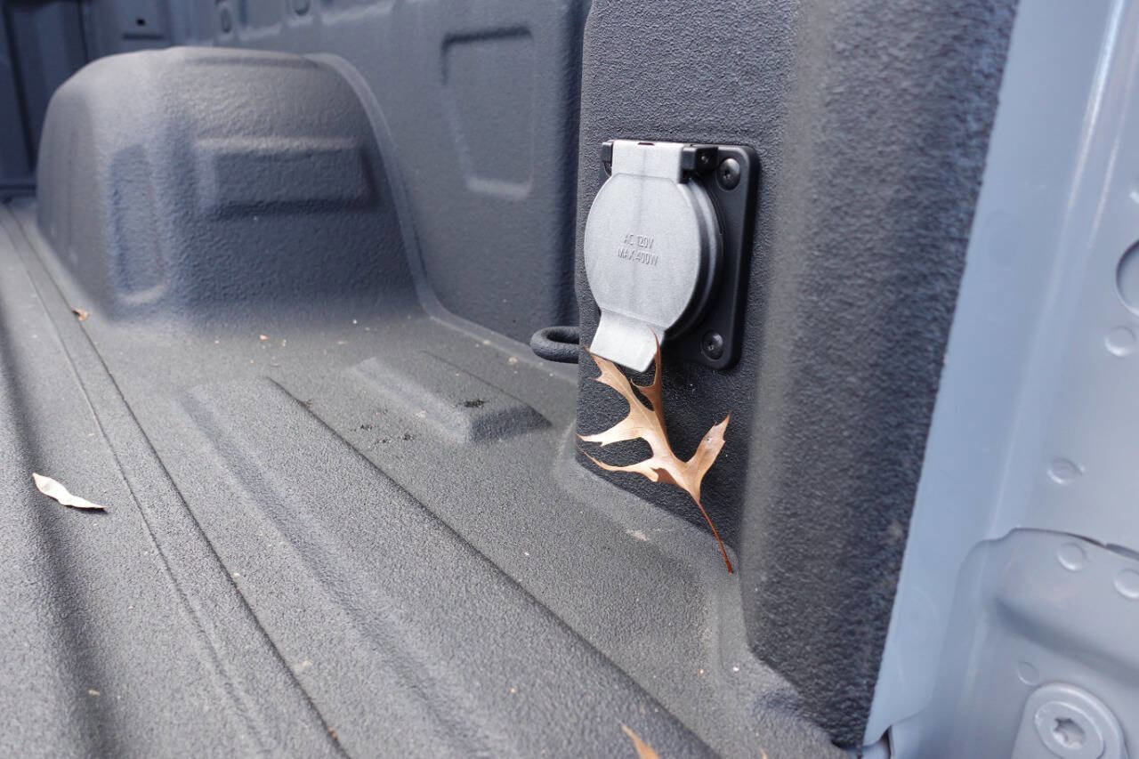 Used 2024 Chevrolet Silverado 1500 Custom AWD/4WD image 27
