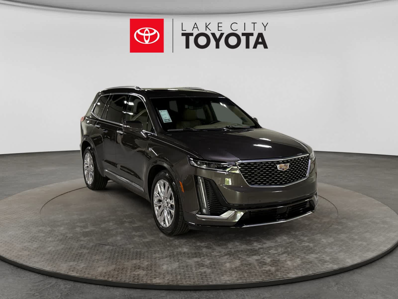 Used 2020 Cadillac XT6 Premium Luxury w/ Platinum Package FWD image 13