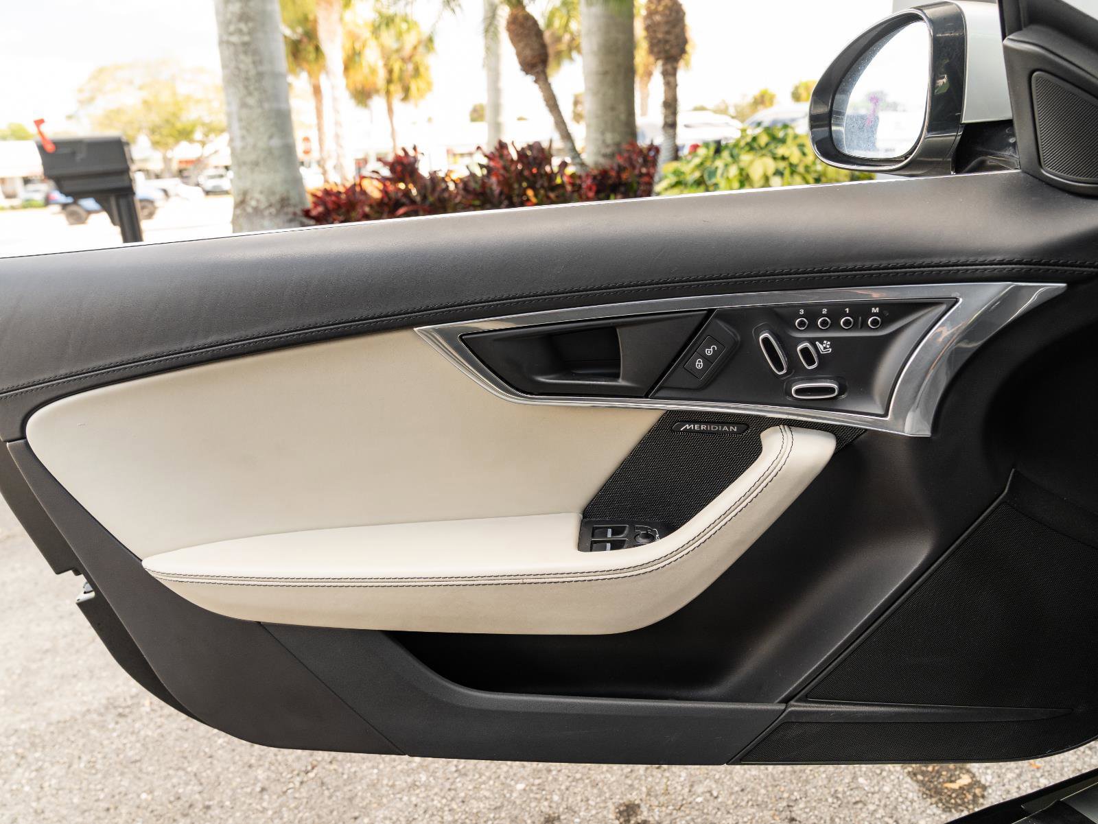 Used 2020 Jaguar F-TYPE Coupe RWD image 20