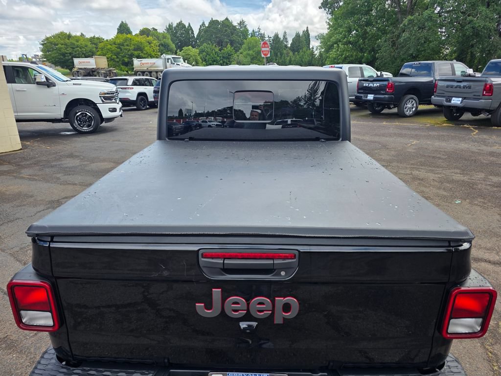 Used 2022 Jeep Gladiator Rubicon w/ Cold Weather Group AWD/4WD image 29