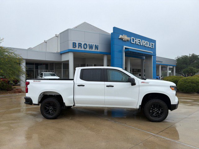 Used 2025 Chevrolet Silverado 1500 Custom Trail Boss AWD/4WD image 1