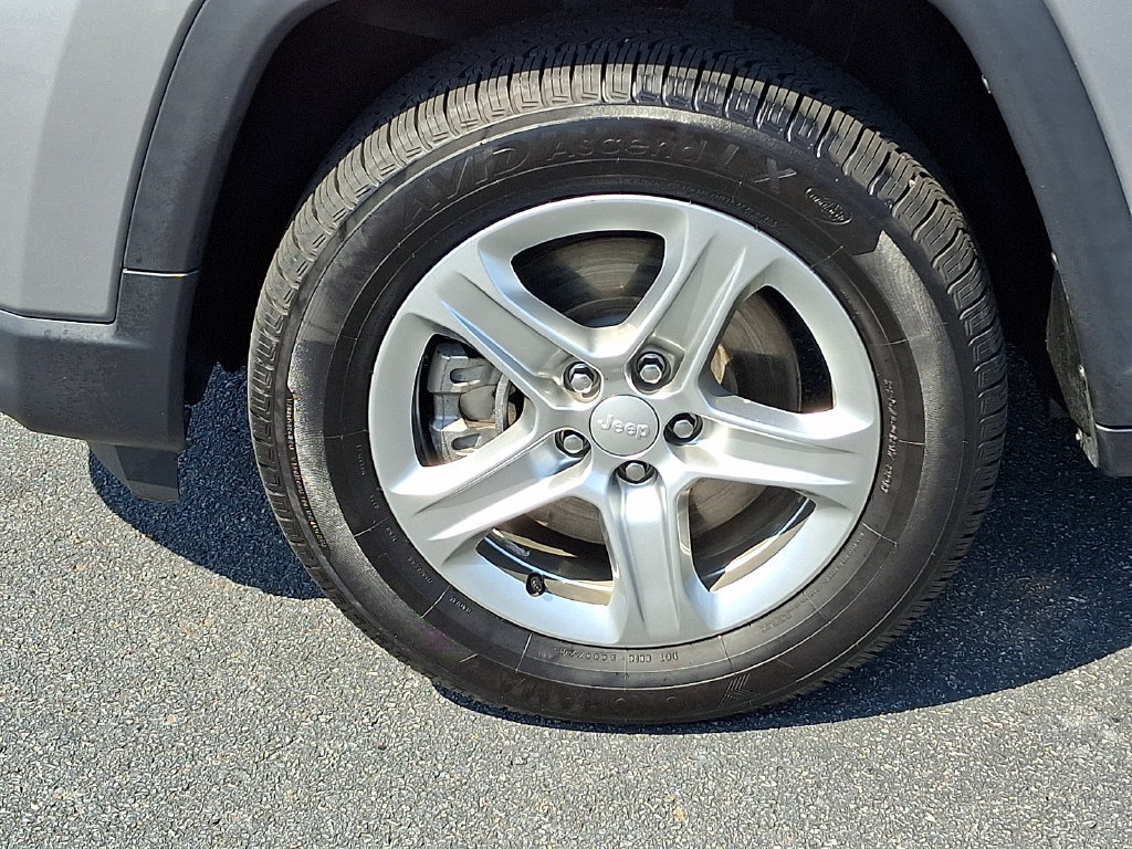 Used 2024 Jeep Compass Latitude AWD/4WD image 8