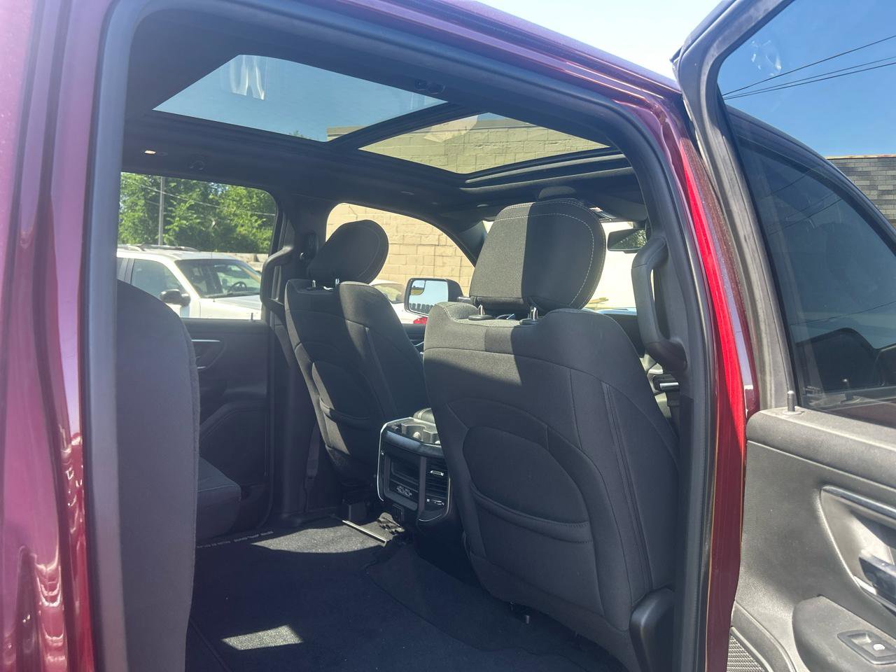 Used 2019 RAM 1500 Big Horn AWD/4WD image 3