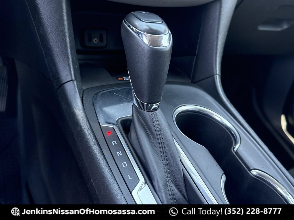 Used 2018 Chevrolet Equinox Premier FWD image 40