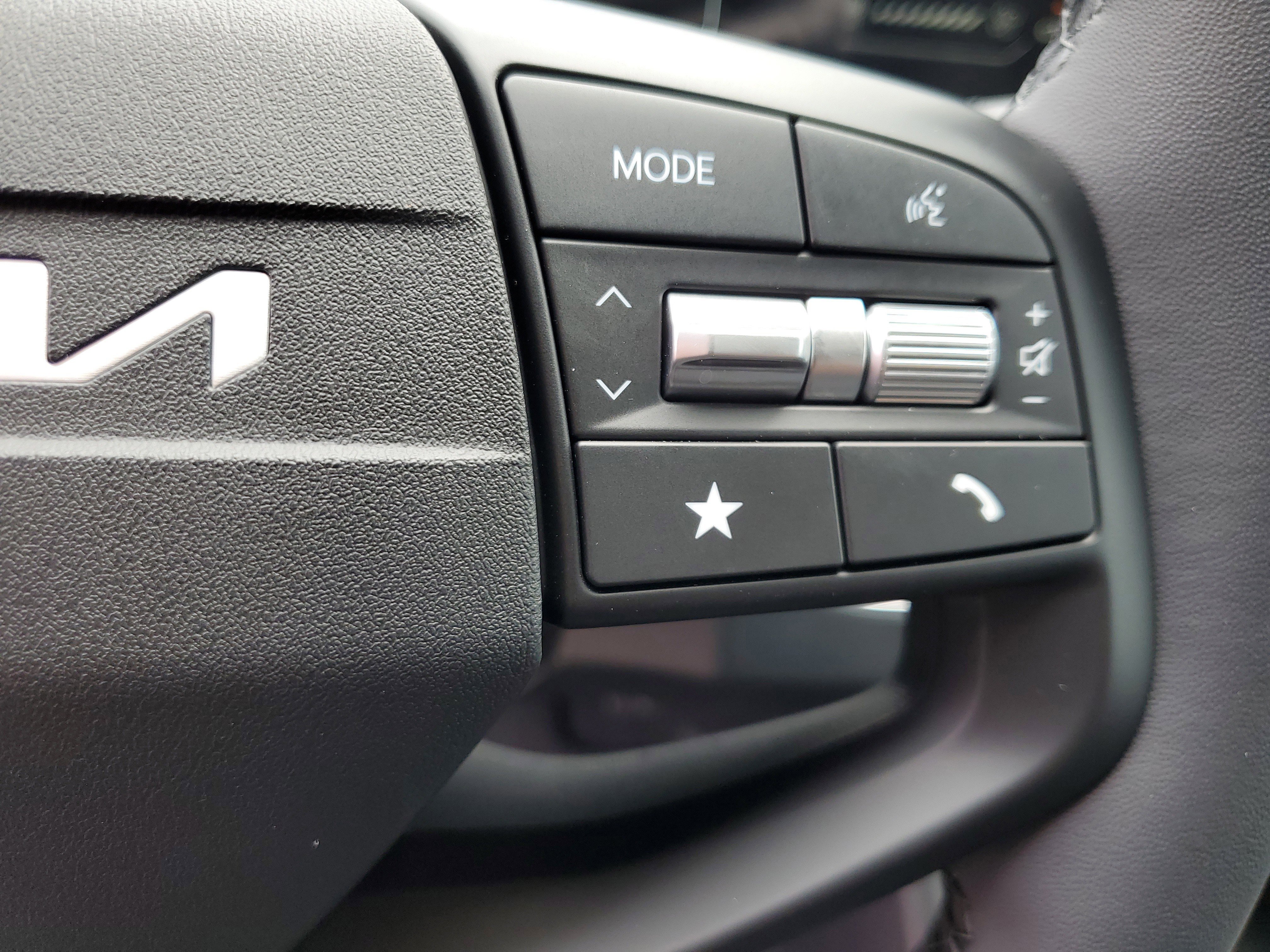 New 2025 Kia K4 EX image 18