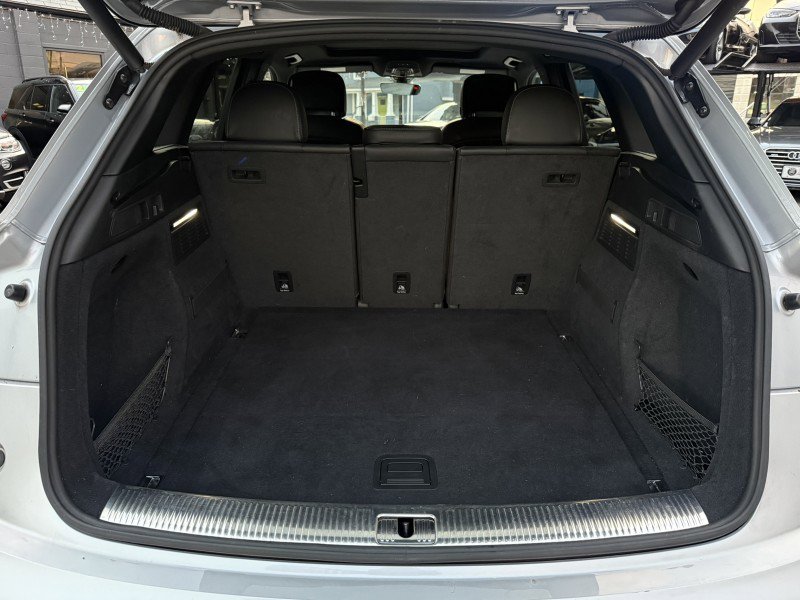 Used 2018 Audi SQ5 Premium Plus w/ Navigation Package image 38