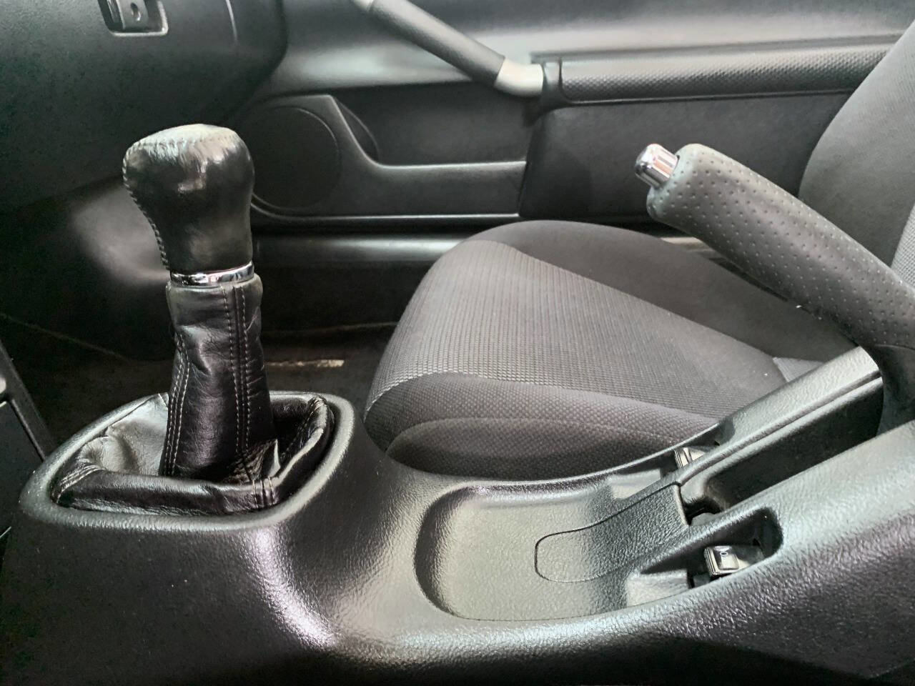 Used 2002 Toyota MR2 image 13