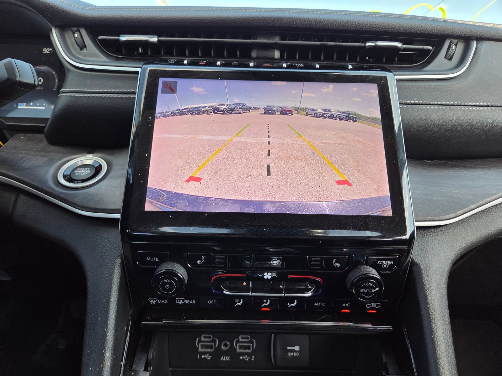 Used 2023 Jeep Grand Cherokee L Limited AWD/4WD image 9