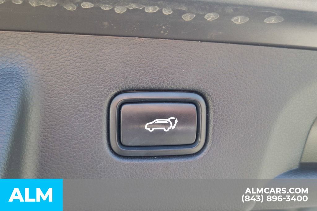 Used 2022 Hyundai Palisade SEL w/ Premium Package FWD image 9