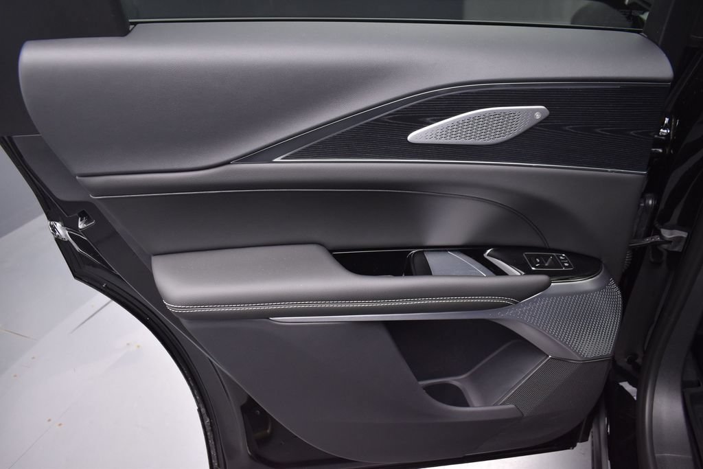 New 2026 Cadillac Lyriq Signature Sport w/ LPO, Floor Liner Package AWD/4WD image 26