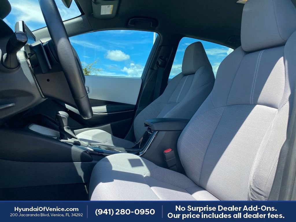 Used 2020 Toyota Corolla SE FWD image 2