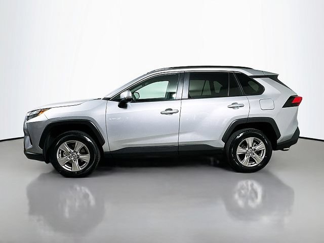 Used 2025 Toyota RAV4 XLE AWD/4WD image 4