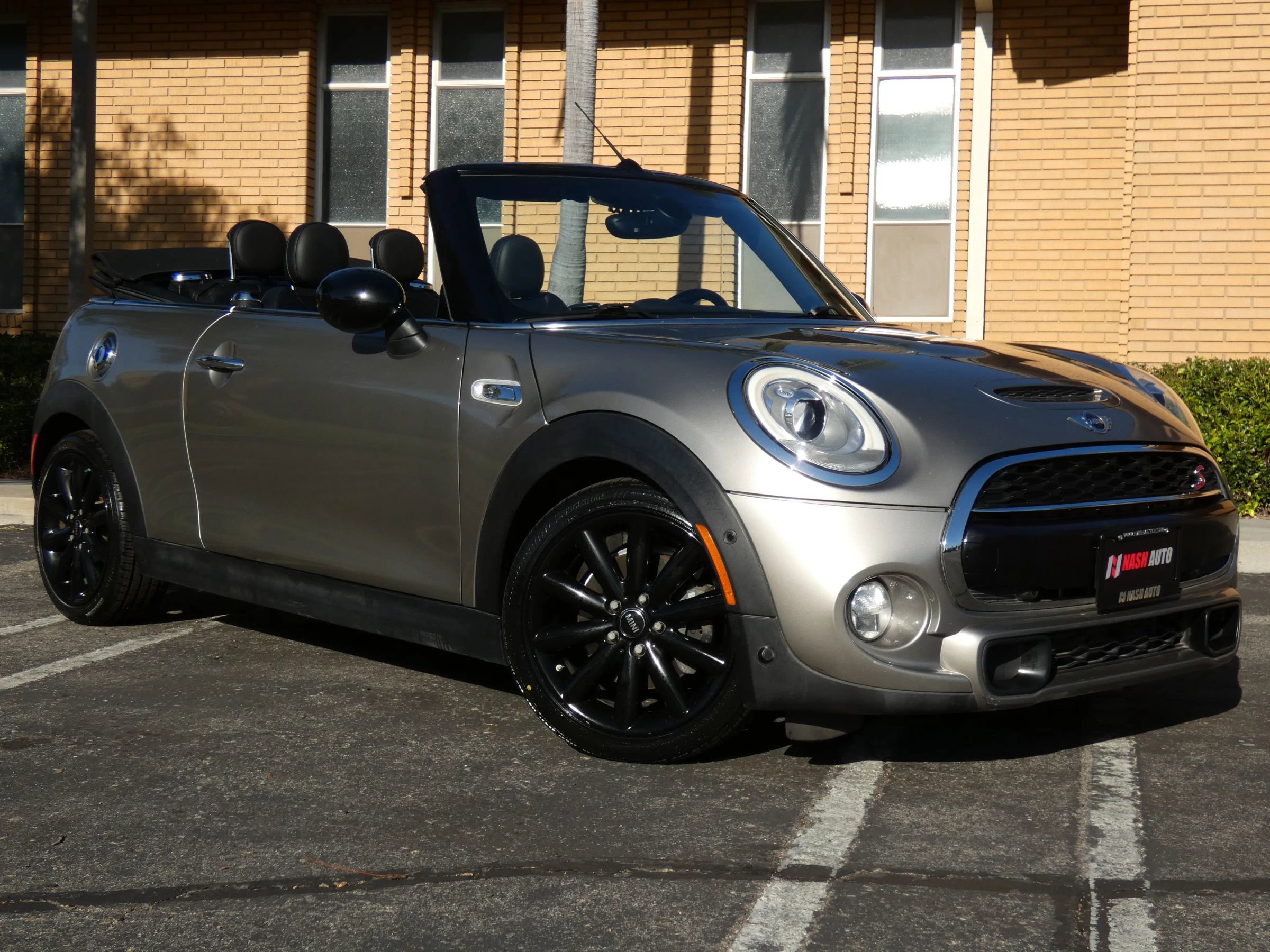 Used 2018 MINI Cooper S w/ Premium Package image 5