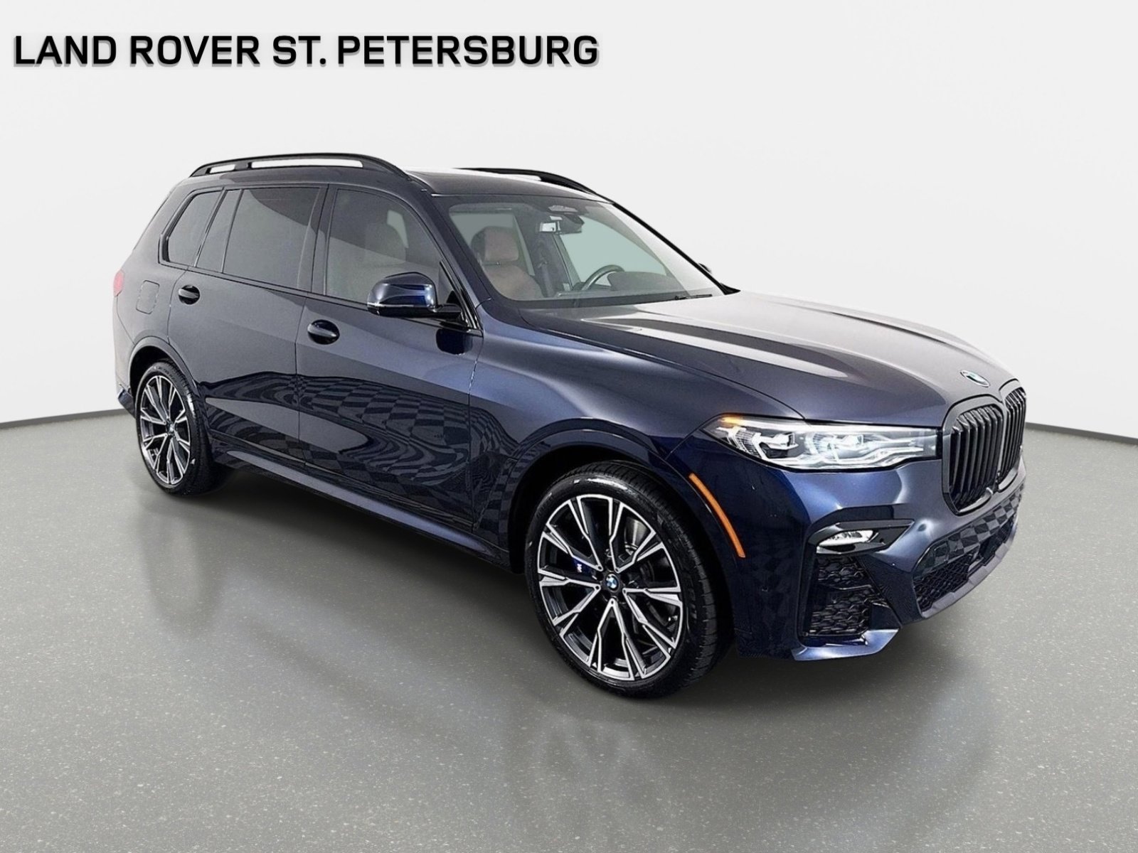 Used 2022 BMW X7 xDrive40i w/ M Sport Package AWD/4WD image 4