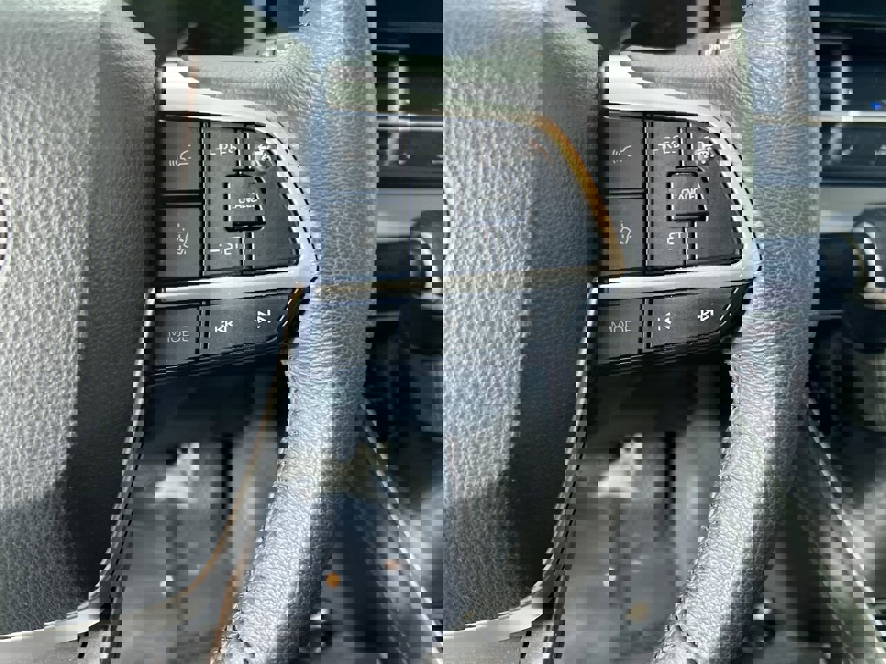 Used 2025 Toyota Sienna XLE image 17