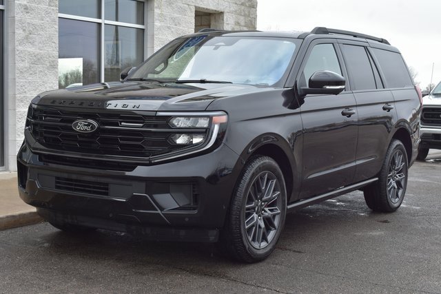 Used 2025 Ford Expedition Platinum w/ Stealth Performance Package image 9