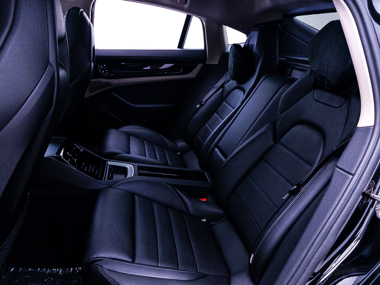 Used 2024 Porsche Panamera 4 w/ Premium Package AWD/4WD image 46