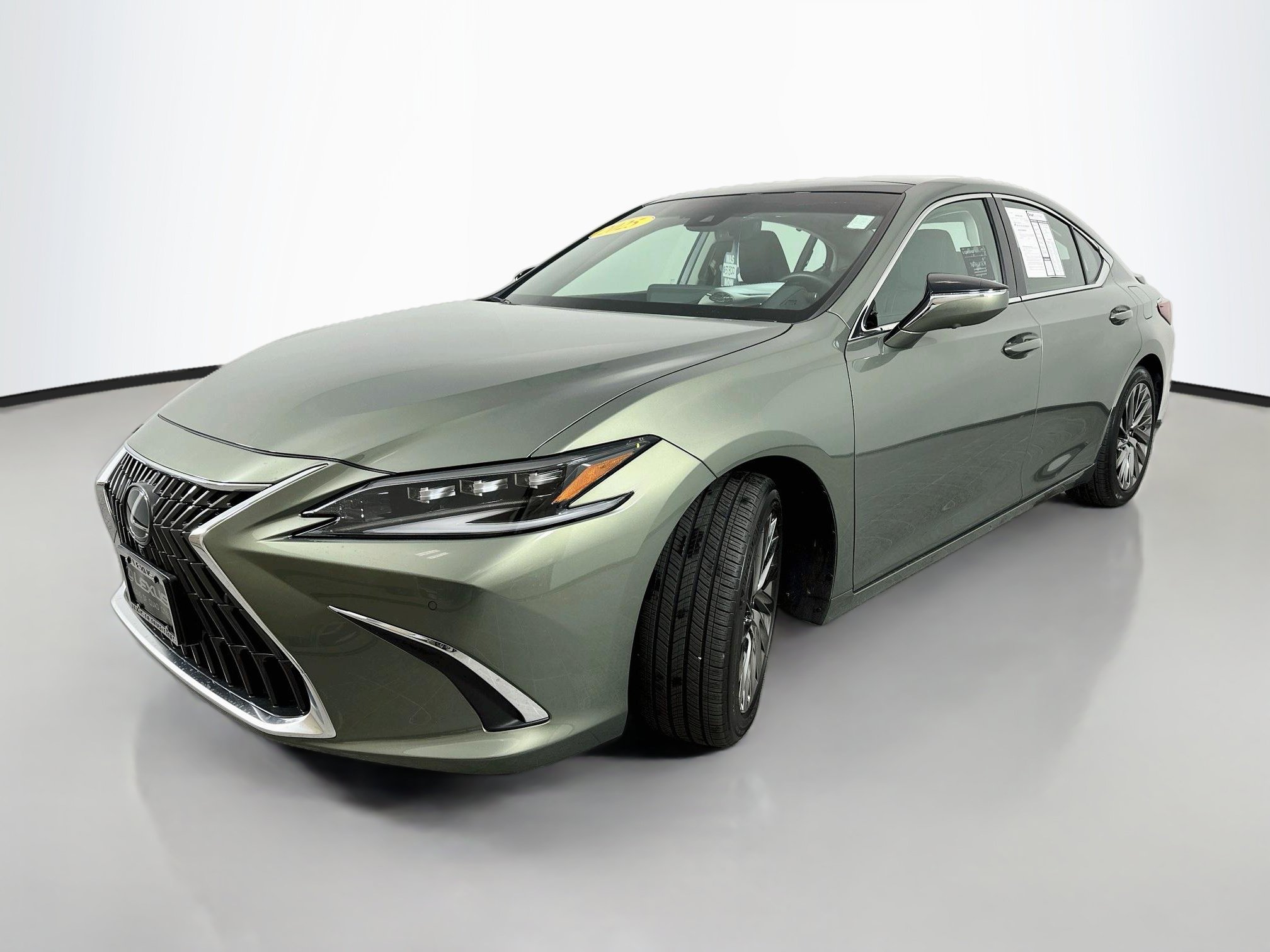 Certified 2025 Lexus ES 350 Ultra Luxury FWD image 3