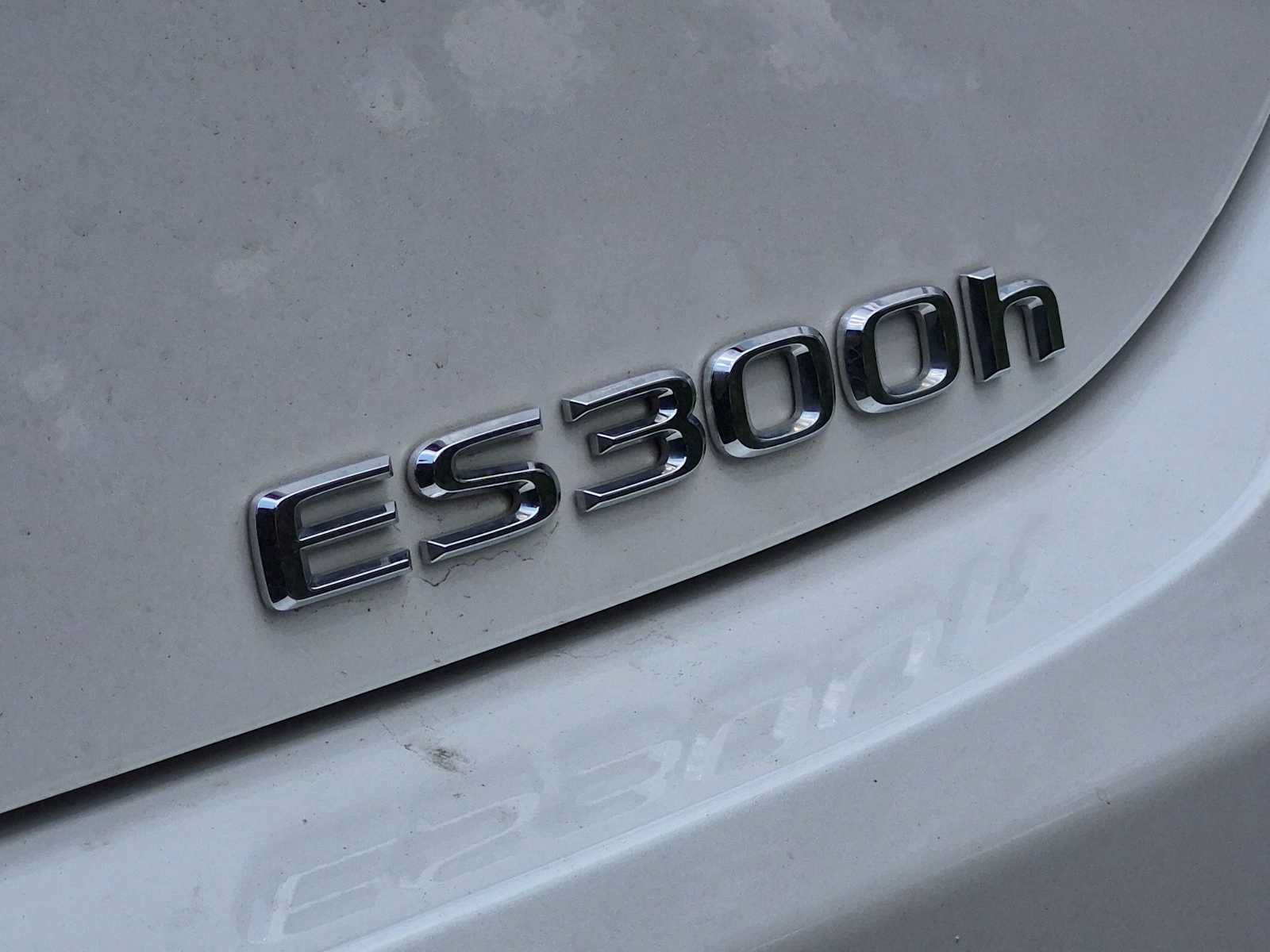 Used 2024 Lexus ES 300h w/ Technology Package FWD image 13