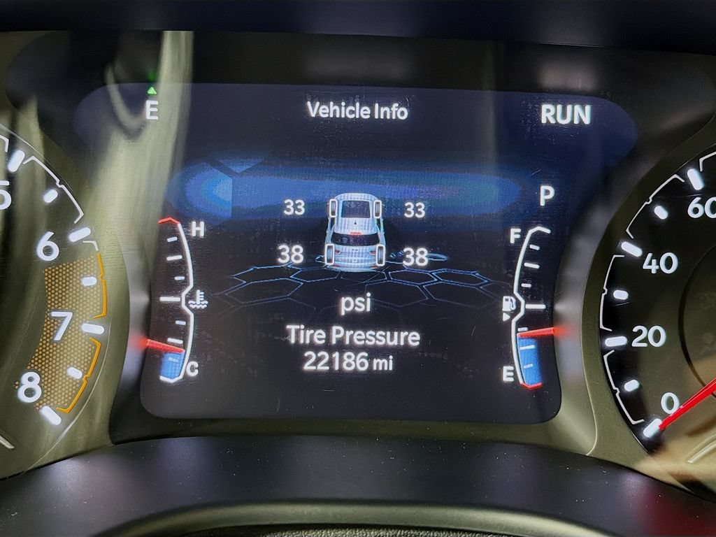 Used 2024 Jeep Compass Latitude AWD/4WD image 12