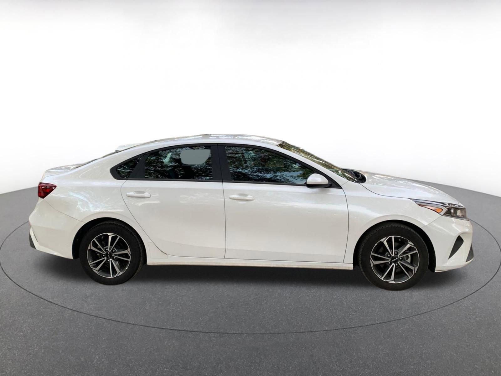 Used 2024 Kia Forte LXS image 8