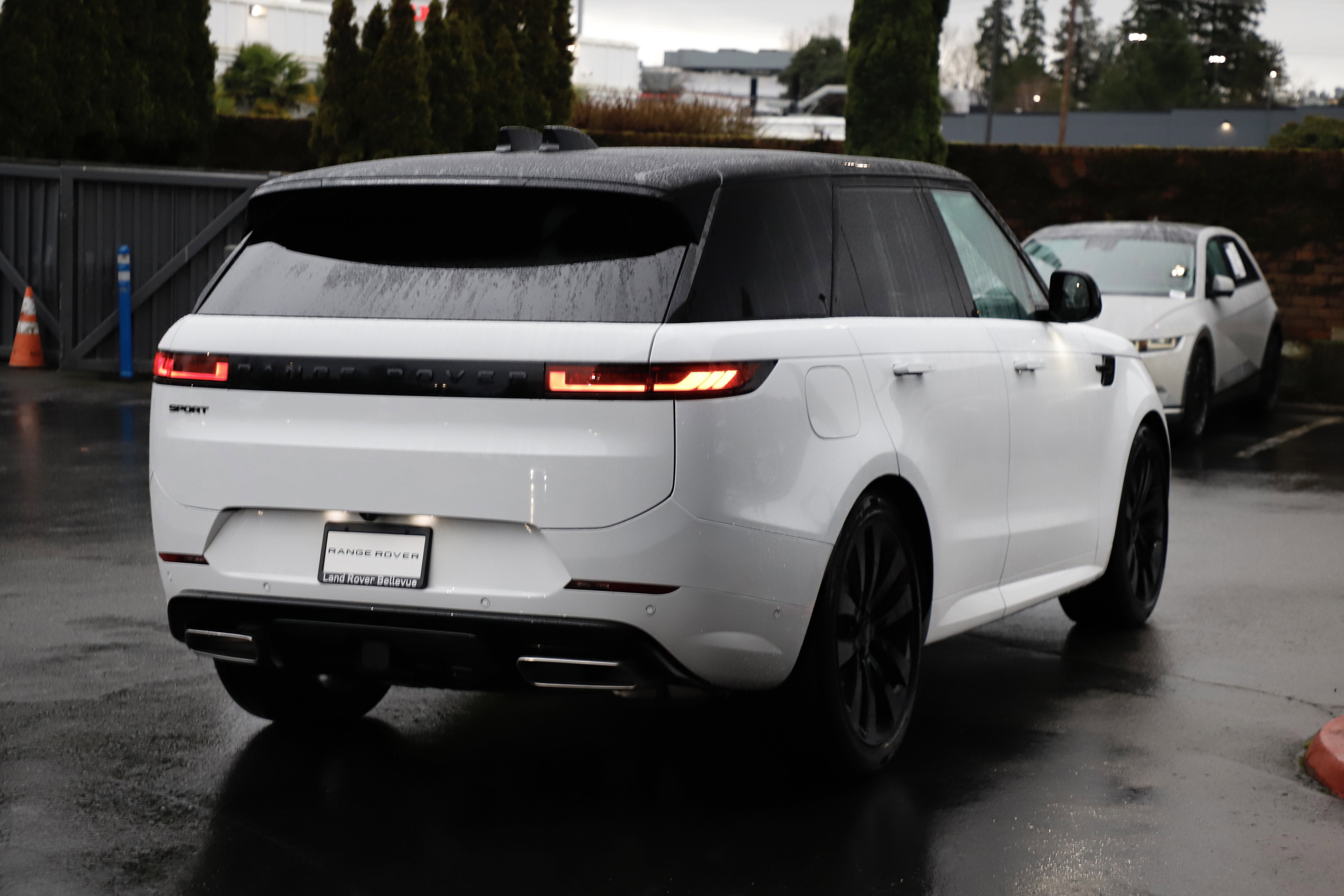 New 2026 Land Rover Range Rover Sport Dynamic SE image 6