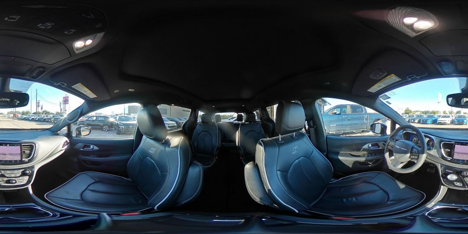 Used 2025 Chrysler Pacifica Limited FWD image 46